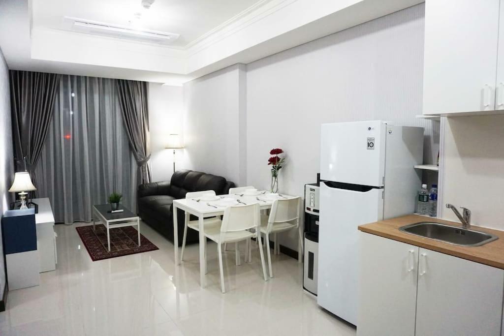 Luxury 2 Bedroom Condo At Casa Grande Residence - Kasablanka Mall Jakarta Buitenkant foto